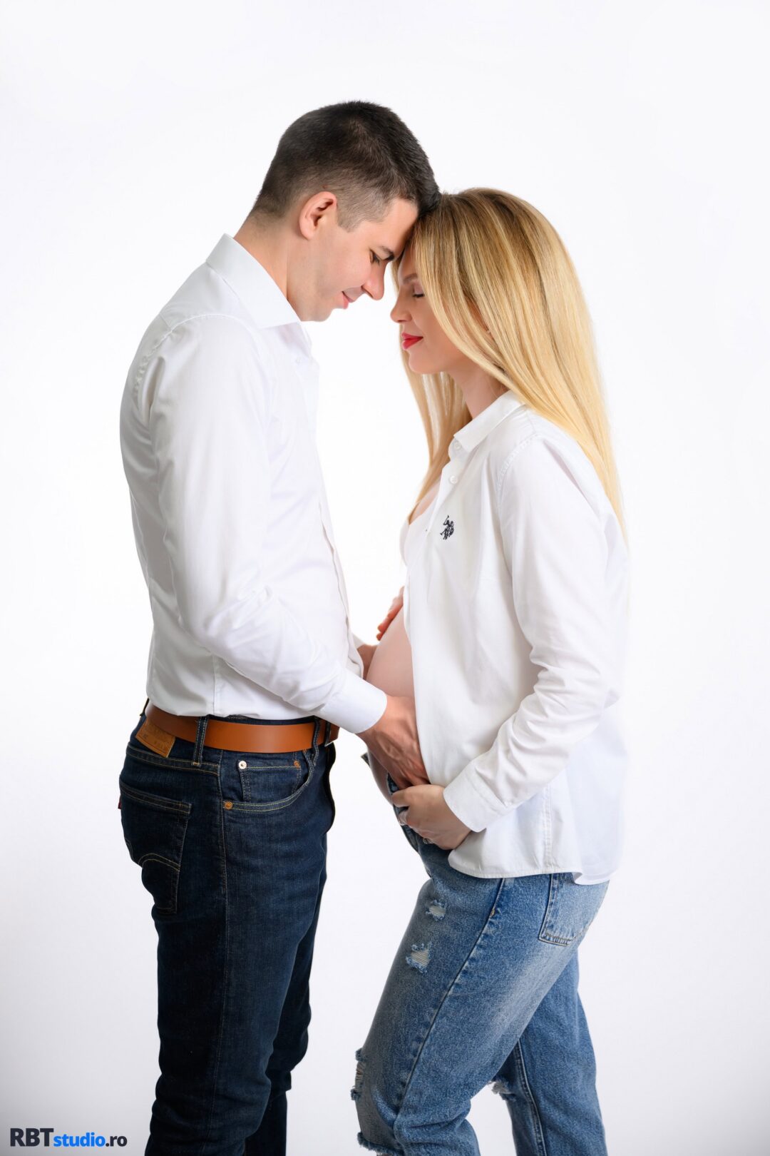 Sedinte foto maternity - Studio Foto Botosani